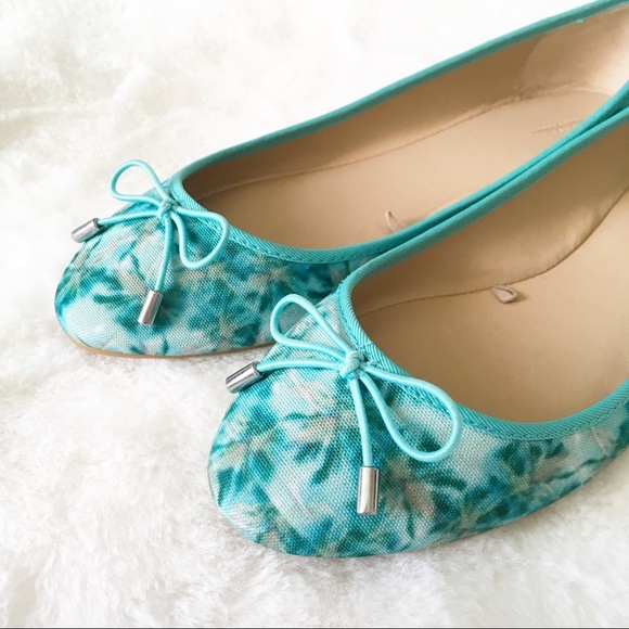 Zara Shoes - Zara Trafaluc Floral Ballet Flats